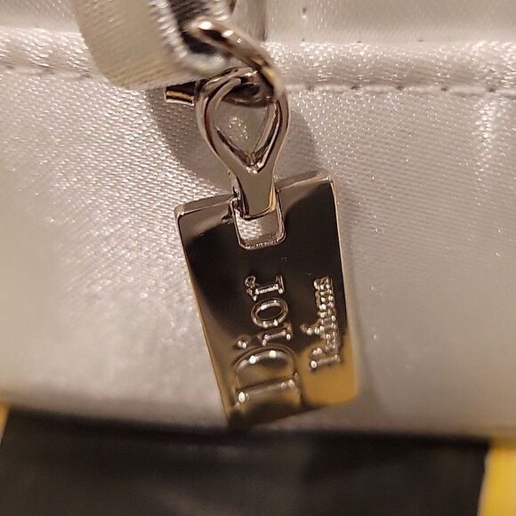 DIOR Parfums Cosmetic Case Bag White Silver - Picture 7 of 11